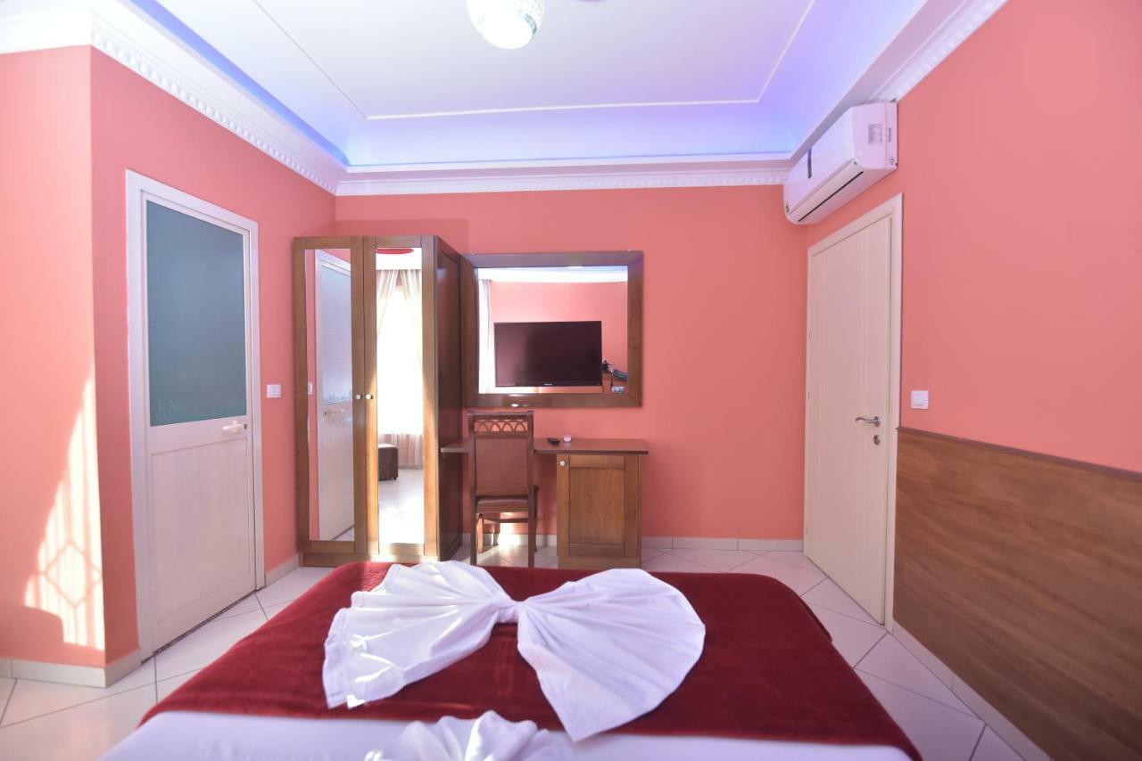 Hotel Emigranti Shkoder Exterior photo